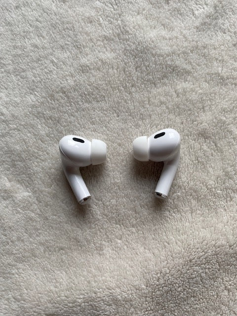 Airpods+ free charging cable