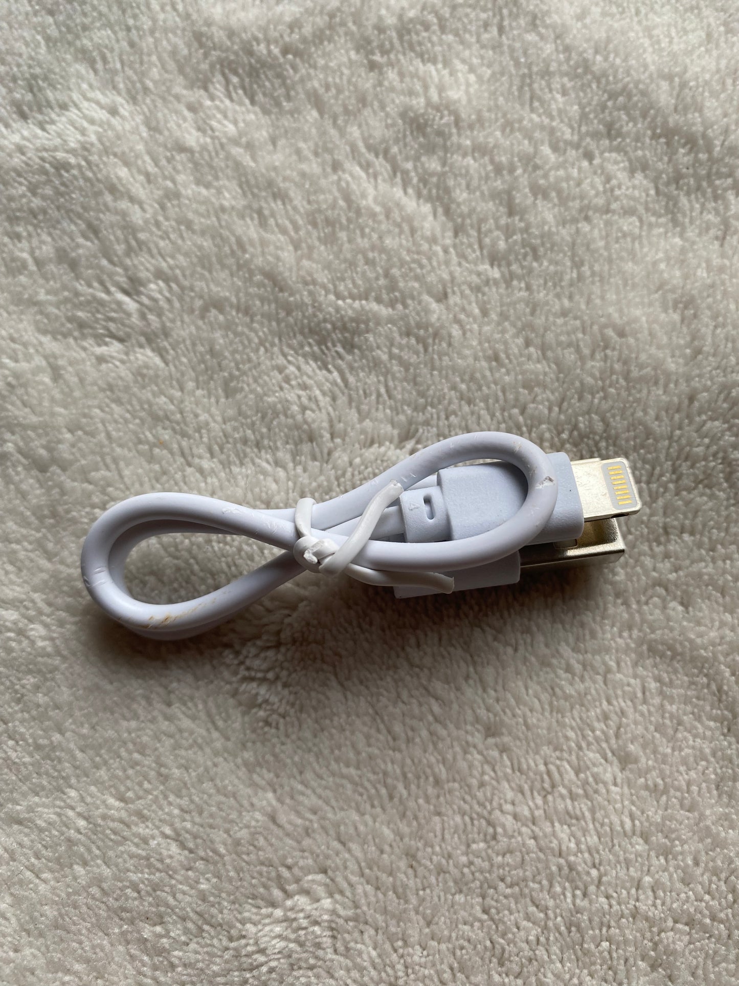 Airpods+ free charging cable